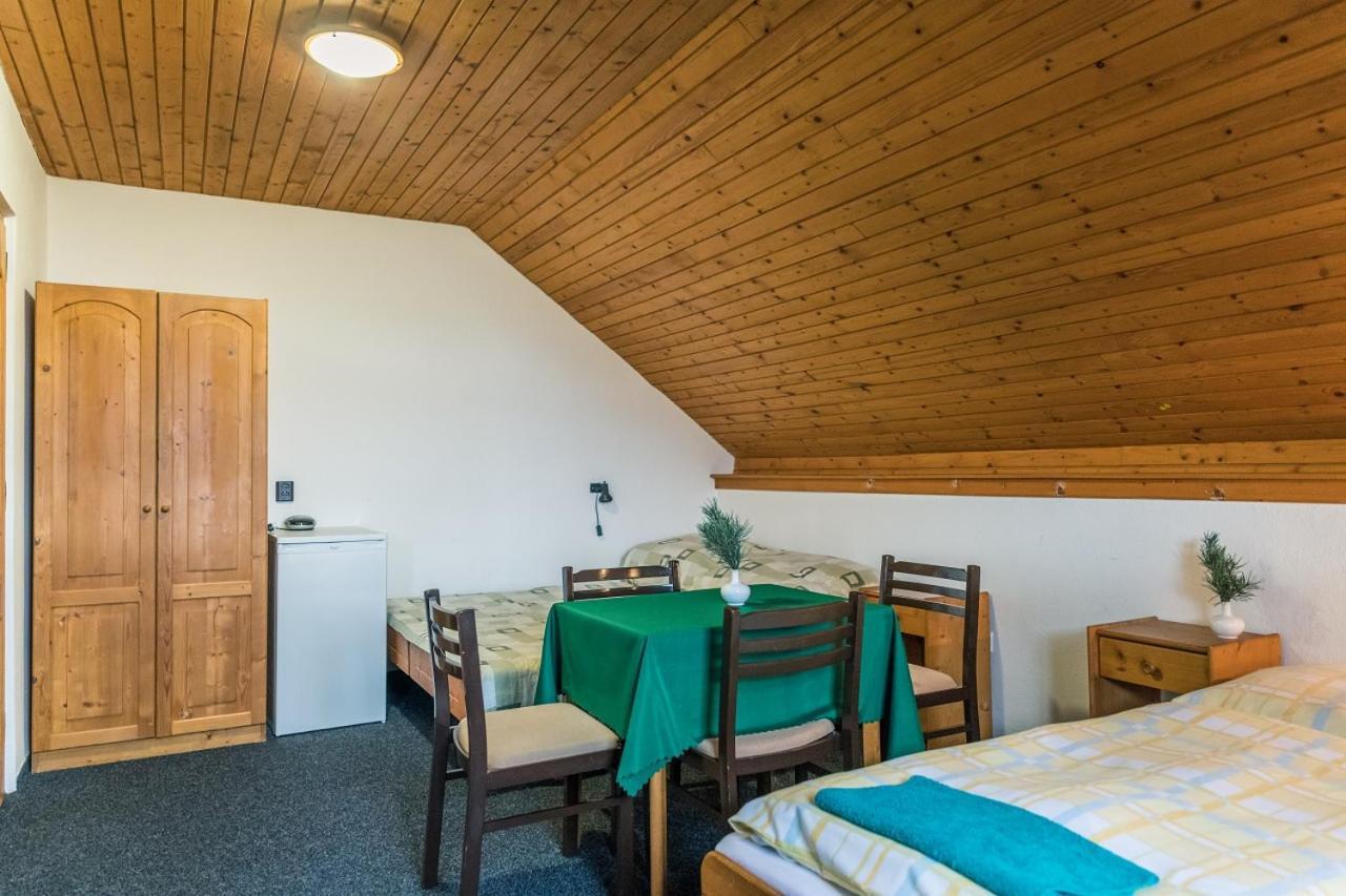 Penzion Familia Antol Liptovský Mikuláš Exteriör bild